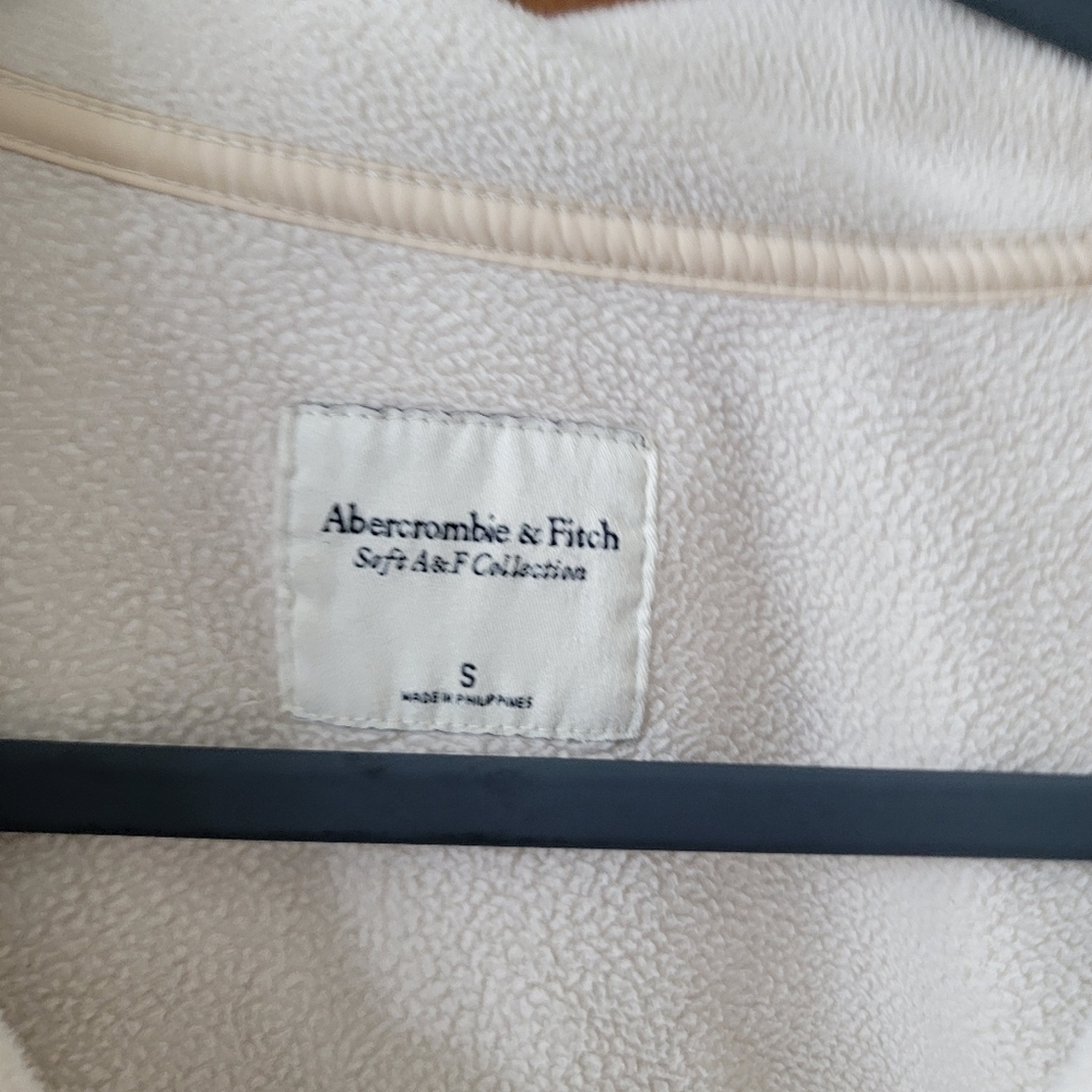 BOGO Abercrombie & Fitch Beige Quarter-Zip Fleece Size Small - Picture 4 of 6